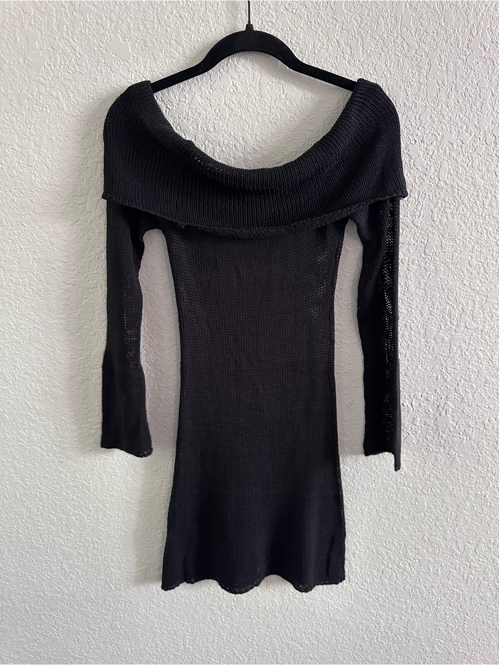 Superdown Black Off Shoulder Knit Sweater Dress Size Small Open Knit Long Sleeve - Picture 6 of 9